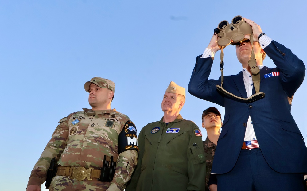 SECWAR Visits Korean DMZ
