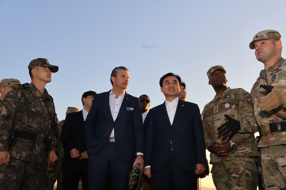 SECWAR Visits Korean DMZ