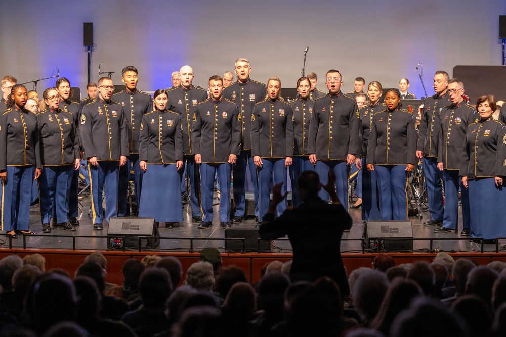U.S. Army Soldiers’ Chorus Performs in Wisconsin Rapids