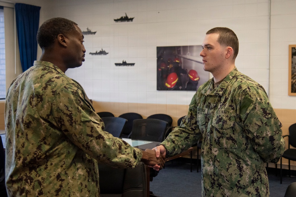 Surface Warfare Engineering Schools Command (SWESC) Great Lakes Student Honored for Courageous Actions
