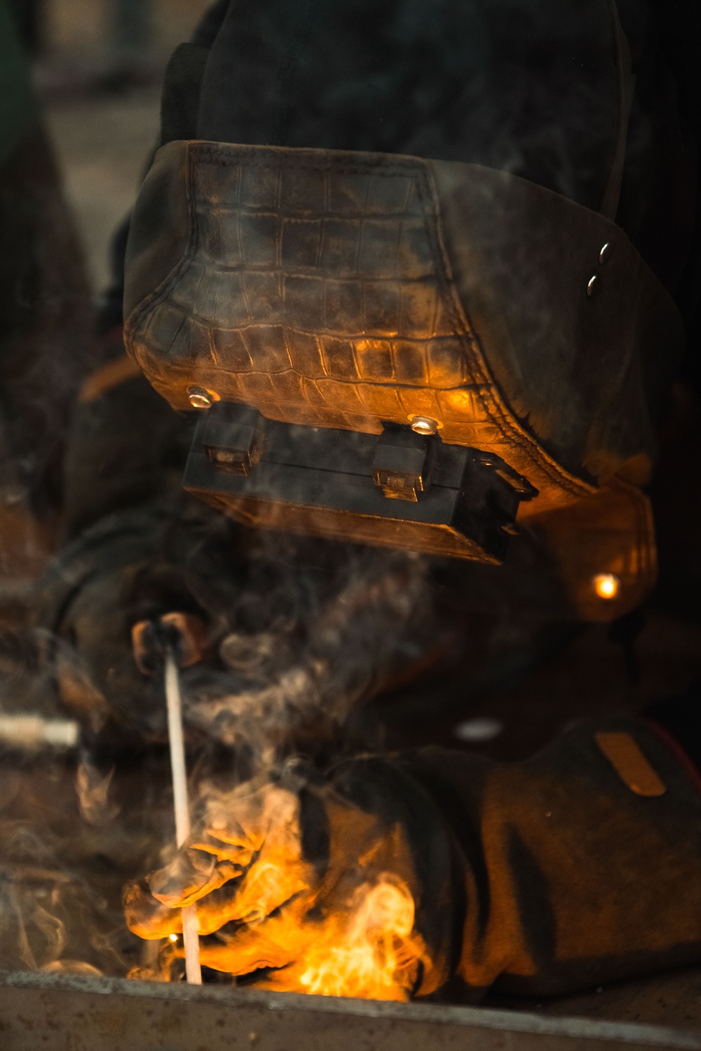 Ronald Reagan Sailors Work With Contractors to Prepare the Mast and Island