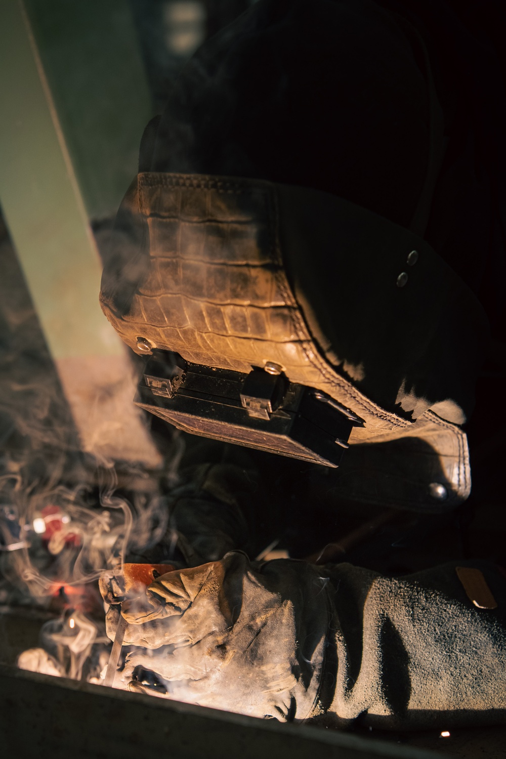 Ronald Reagan Sailors Work With Contractors to Prepare the Mast and Island