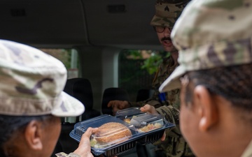 Soldiers drop off lunch