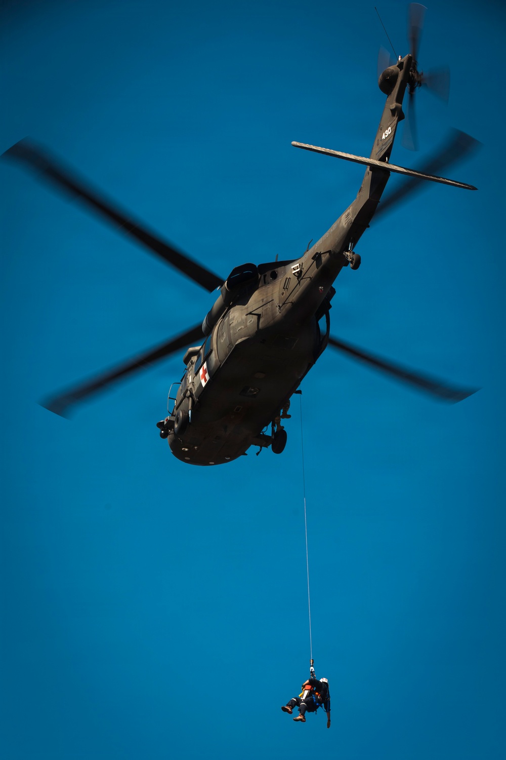Washington National Guard dustoff crew trains for high-rise disasters with Seattle Fire rescue team