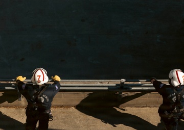 Washington National Guard dustoff crew trains for high-rise disasters with Seattle Fire rescue team
