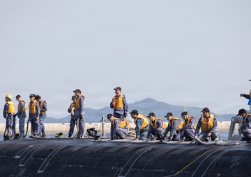 Submarine resupply: JMSDF JS Unryu visits MCAS Iwakuni