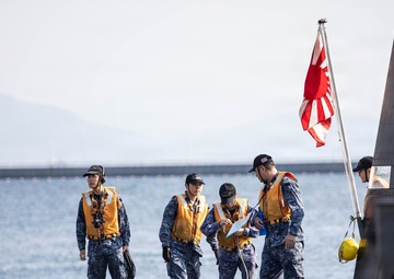 Submarine resupply: JMSDF JS Unryu visits MCAS Iwakuni