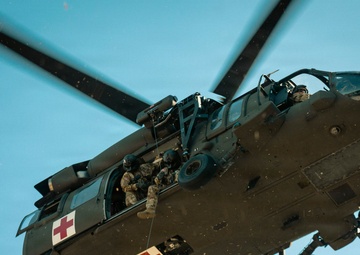 Washington National Guard dustoff crew trains for high-rise disasters with Seattle Fire rescue team