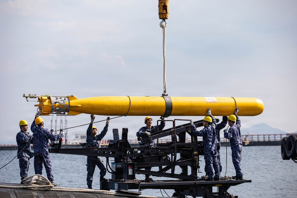 Submarine resupply: JMSDF JS Unryu visits MCAS Iwakuni