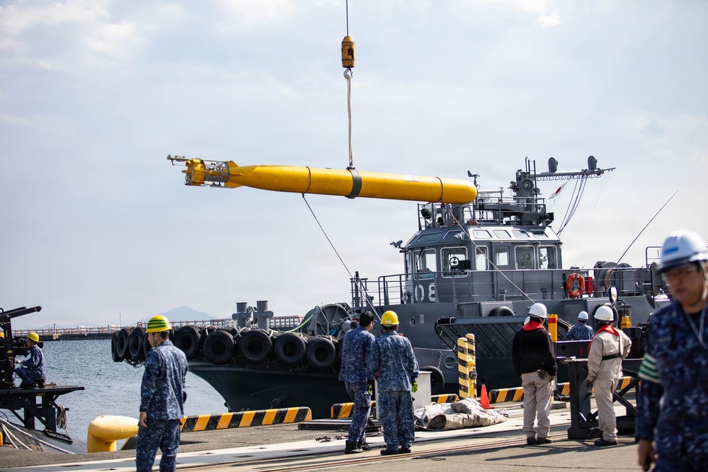 Submarine resupply: JMSDF JS Unryu visits MCAS Iwakuni