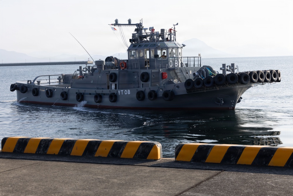 Submarine resupply: JMSDF JS Unryu visits MCAS Iwakuni