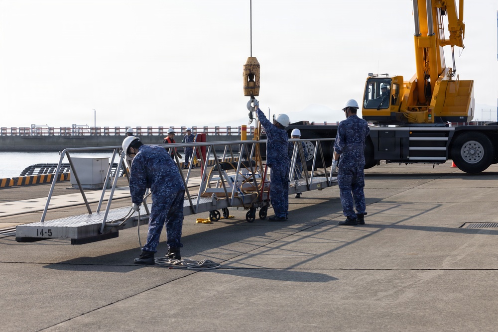 Submarine resupply: JMSDF JS Unryu visits MCAS Iwakuni