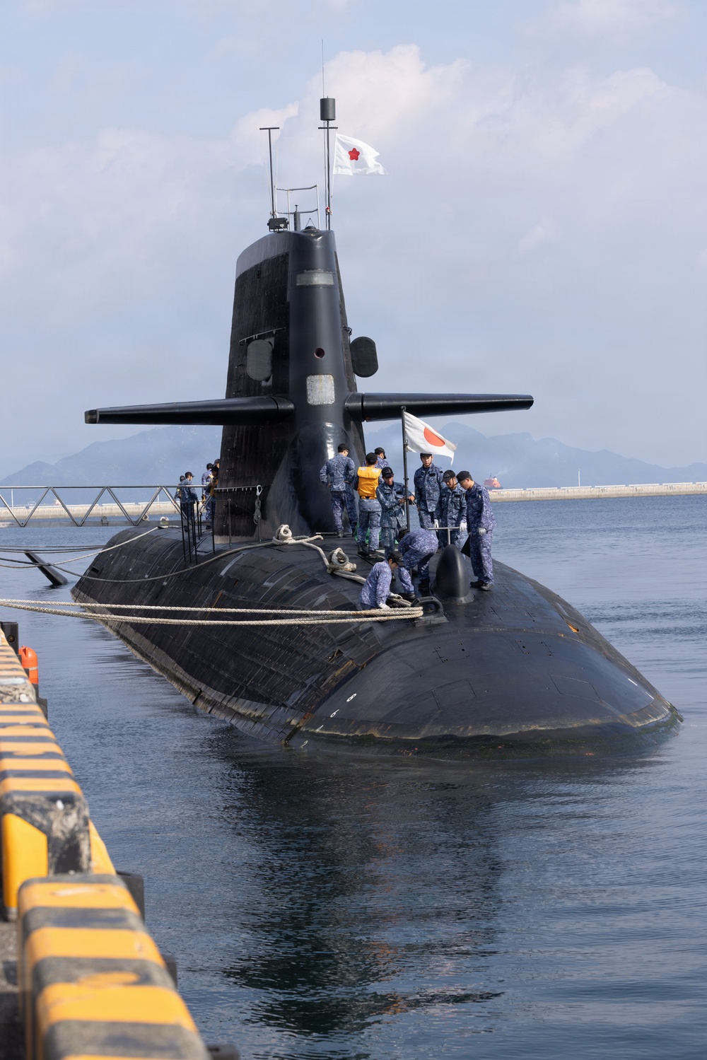 Submarine resupply: JMSDF JS Unryu visits MCAS Iwakuni