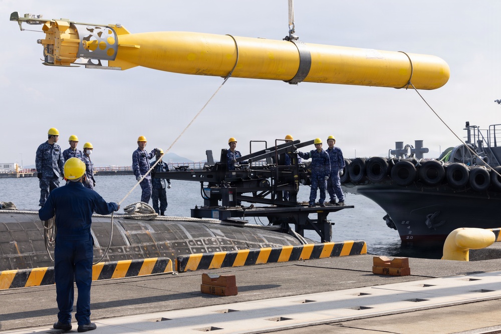 Submarine resupply: JMSDF JS Unryu visits MCAS Iwakuni