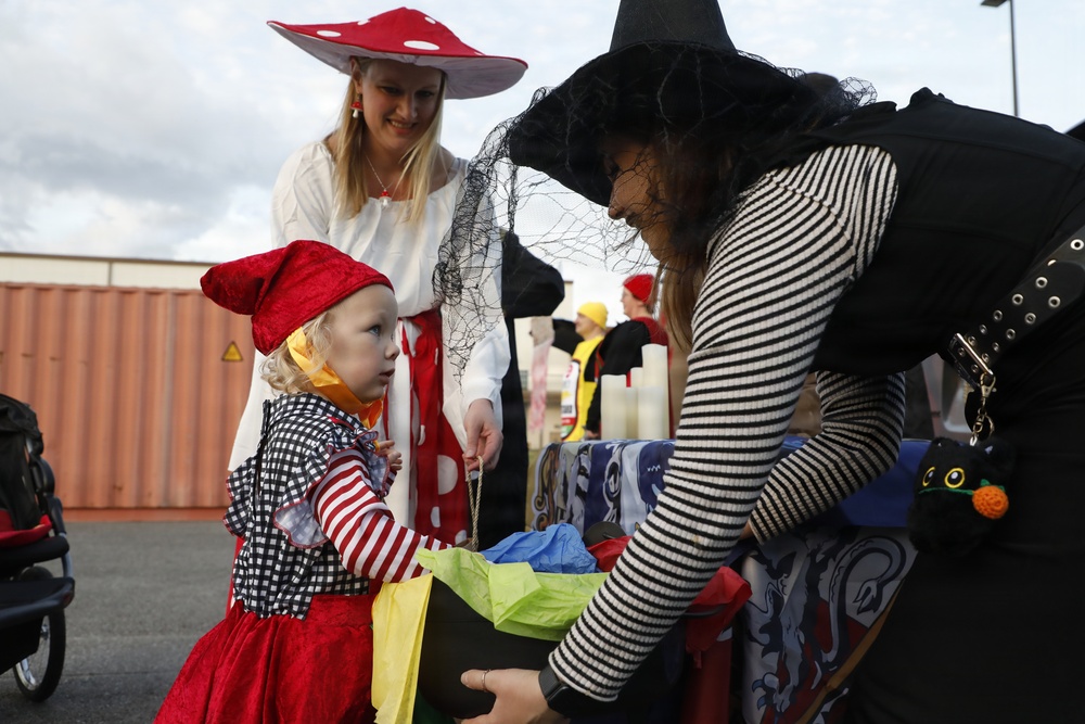 HHC hosts Trunk or Treat