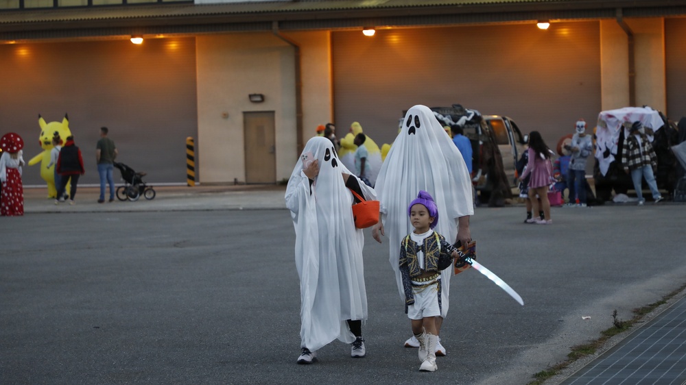 HHC hosts Trunk or Treat