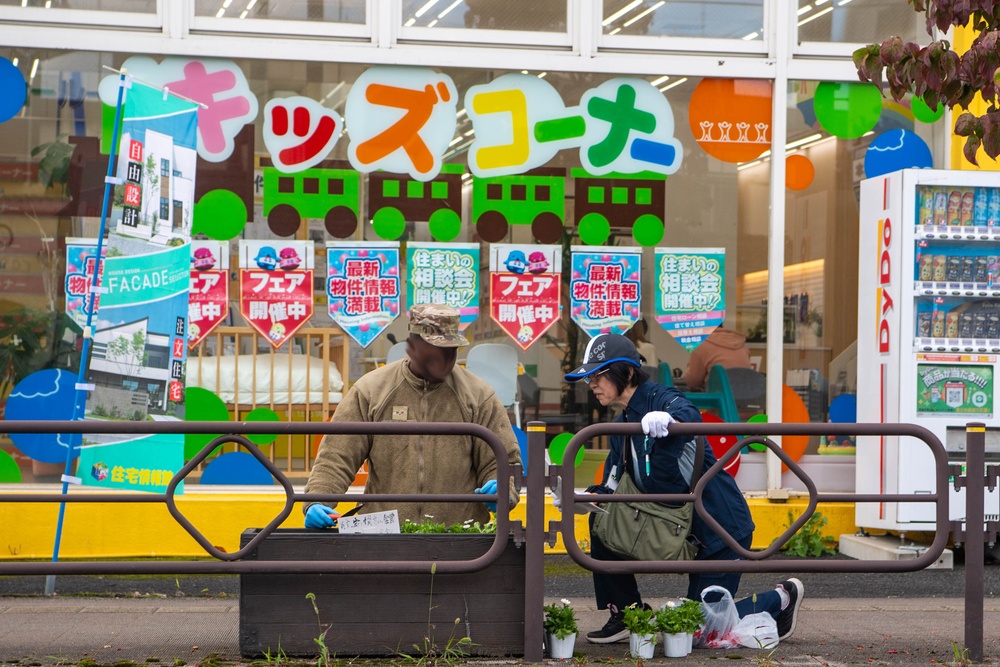 Yokota Airmen bring Fall flowers to Fussa City