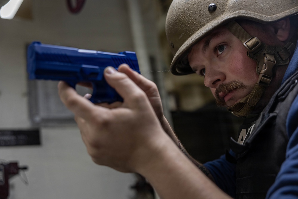 USS Mahan (DDG 72) Anti-Terrorism Exercise