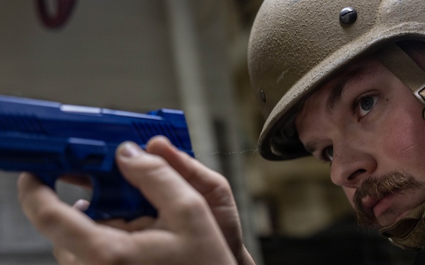 USS Mahan (DDG 72) Anti-Terrorism Exercise