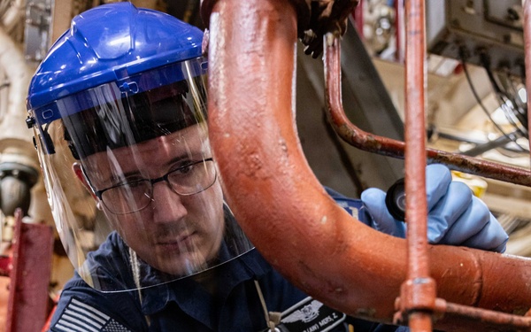 USS Mahan (DDG 72) Daily Operations