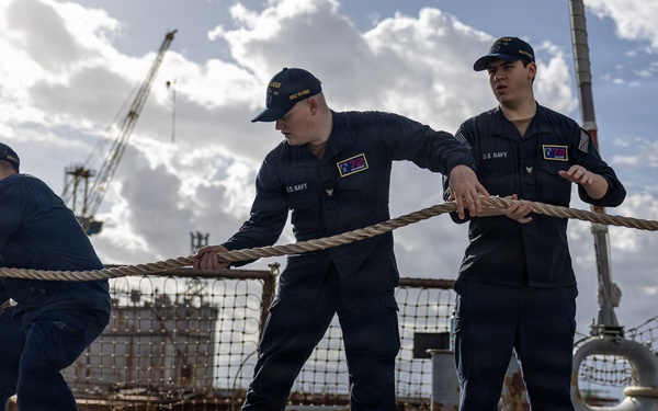 USS Mahan Departs Rijeka, Croatia