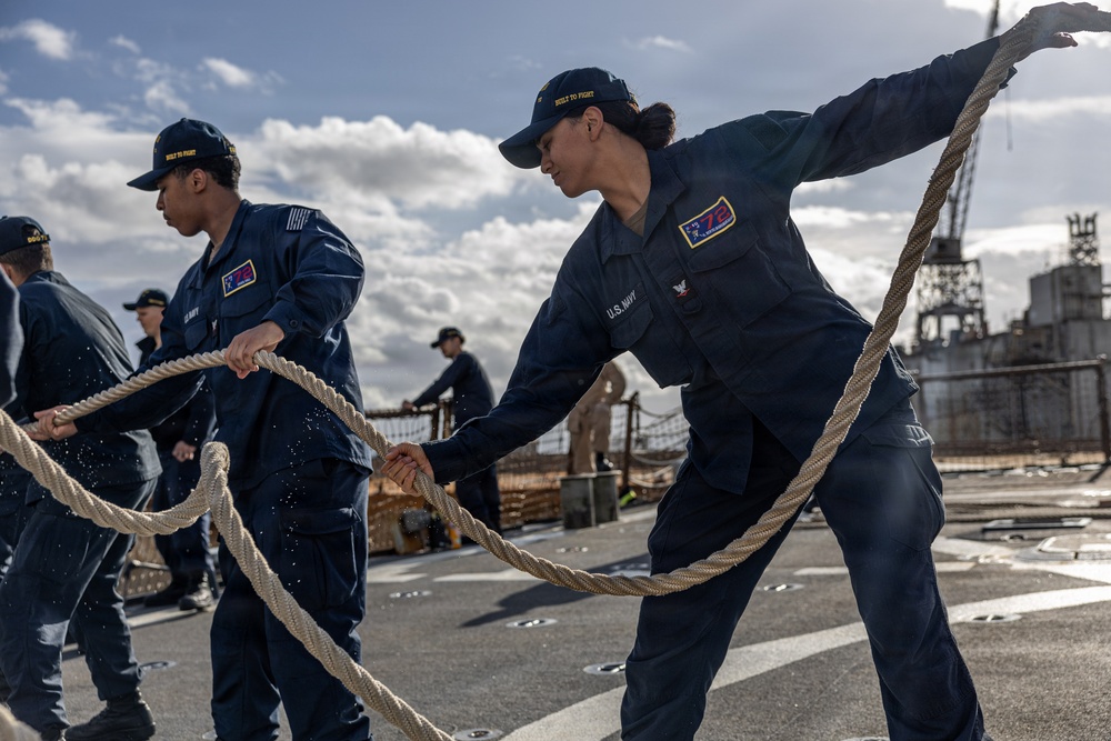 USS Mahan Departs Rijeka, Croatia