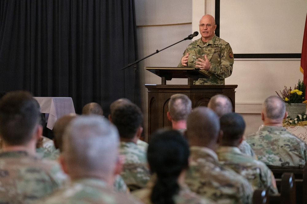 Deploying U.S. Army Reserve unit conducts farewell ceremony in Germany