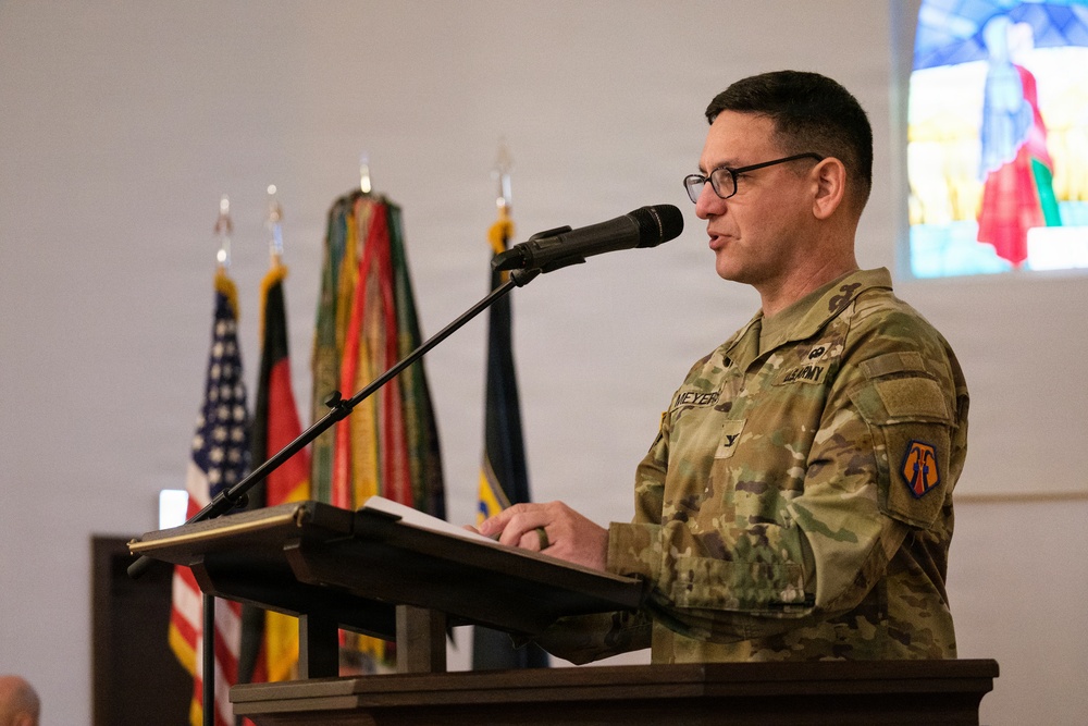 Deploying U.S. Army Reserve unit conducts farewell ceremony in Germany