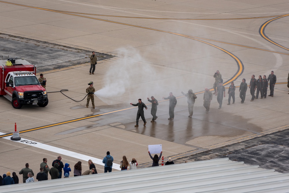 182nd Airlift Wing conducts 4-ship fini flight Nov. 1, 2025