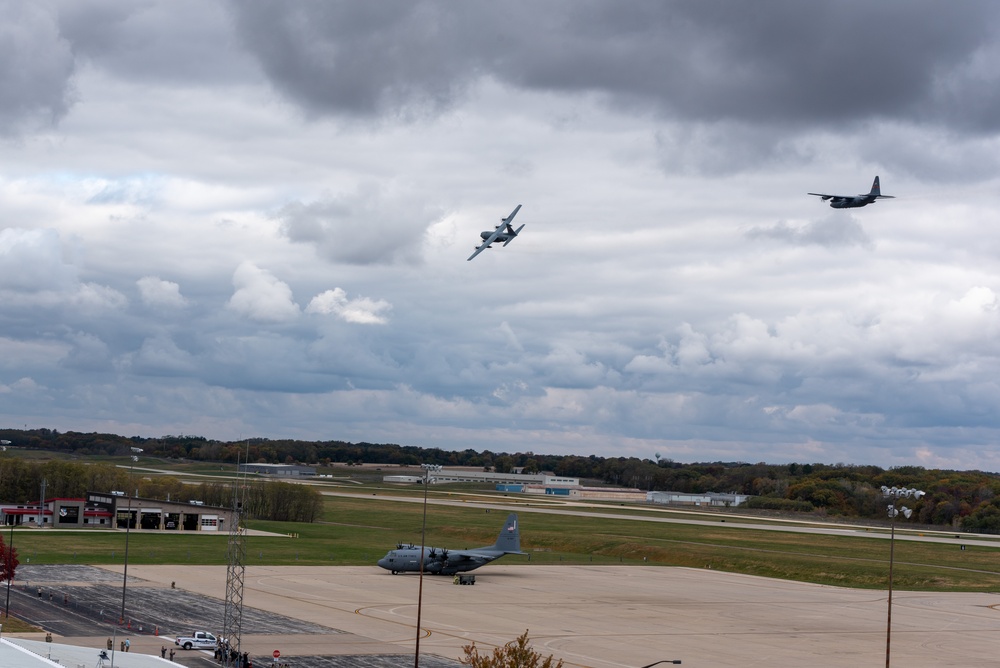 182nd Airlift Wing conducts 4-ship fini flight Nov. 1, 2025