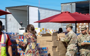 California National Guard Service Members Help Distribute Food Kits In Support of CAPK In Bakersfield, Calif.