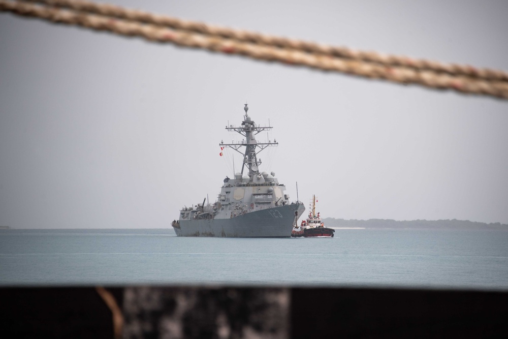 USS Lenah Surcliffe Higbee (DDG 123) pulls into Diego Garcia