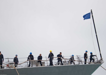 USS Lenah Surcliffe Higbee (DDG 123) pulls into Diego Garcia
