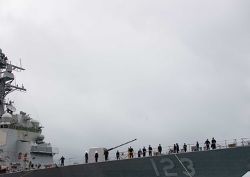 USS Lenah Surcliffe Higbee (DDG 123) pulls into Diego Garcia