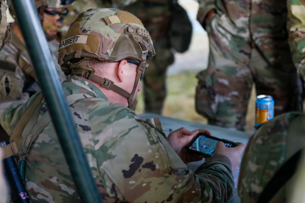 Soldiers Sharpening Skills for E3B