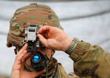 Soldiers Sharpening Skills for E3B