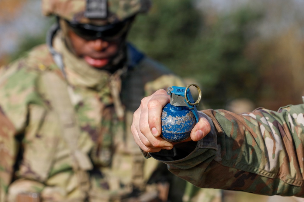 Soldiers Sharpening Skills for E3B