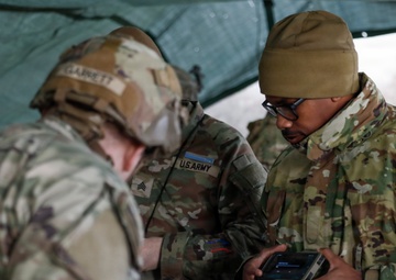 Soldiers Sharpening Skills for E3B