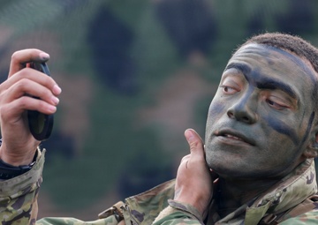 Soldiers Sharpening Skills for E3B