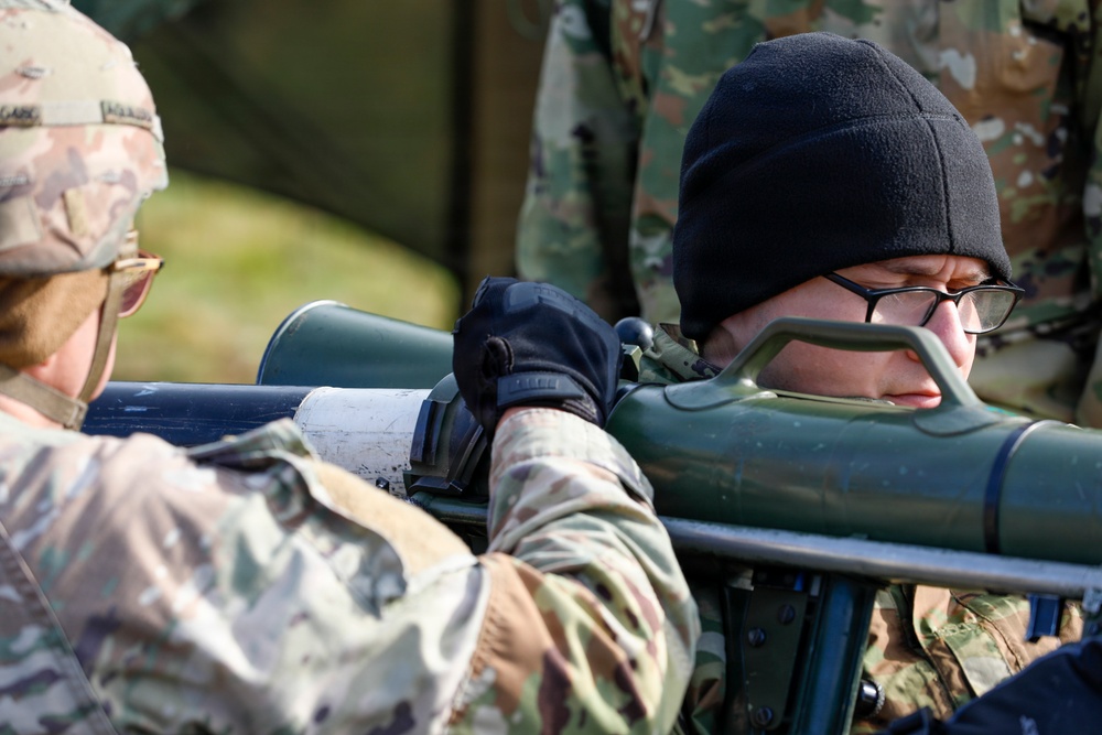 Soldiers Sharpening Skills for E3B