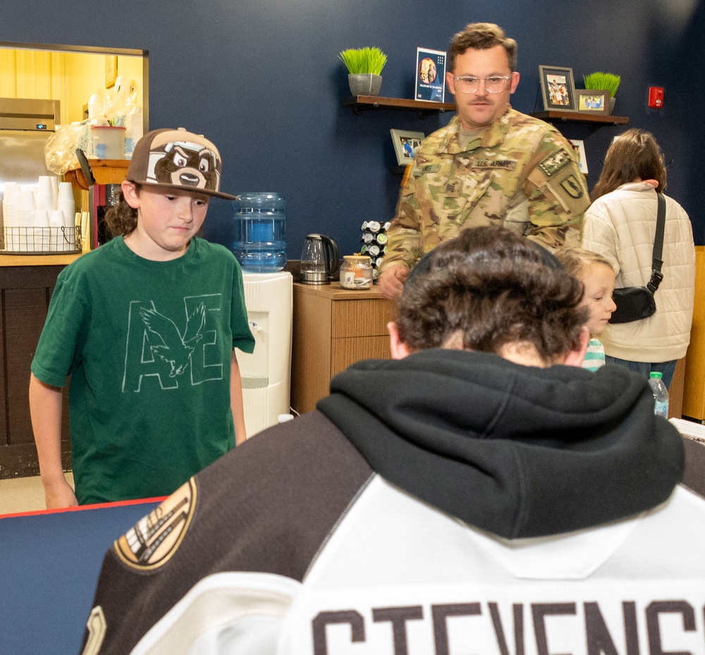 Hershey Bears visit Pennsylvania National Guard members