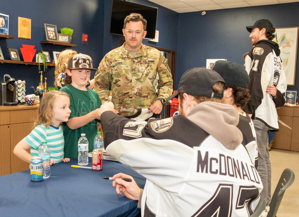 Hershey Bears visit Pennsylvania National Guard members