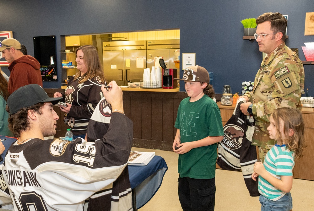 Hershey Bears visit Pennsylvania National Guard members