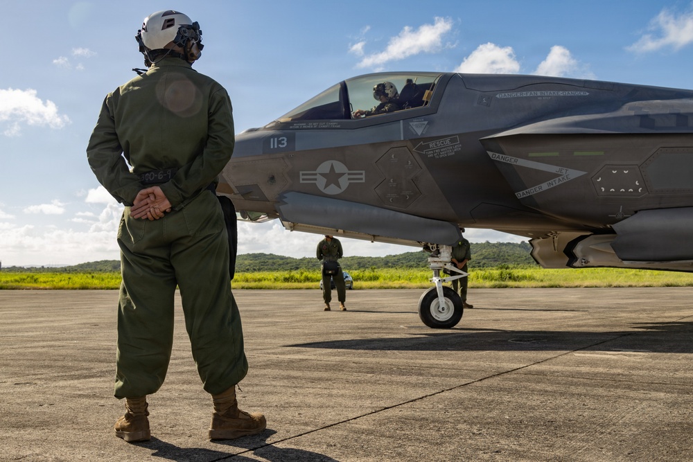 VMFA-225 conducts flight operations in Puerto Rico
