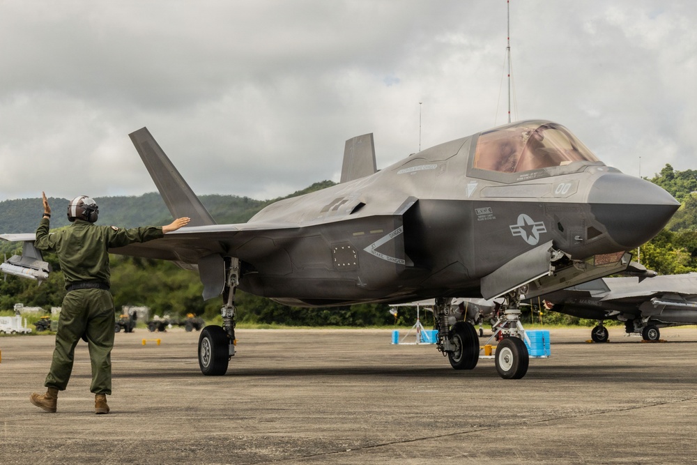 VMFA-225 conducts flight operations in Puerto Rico