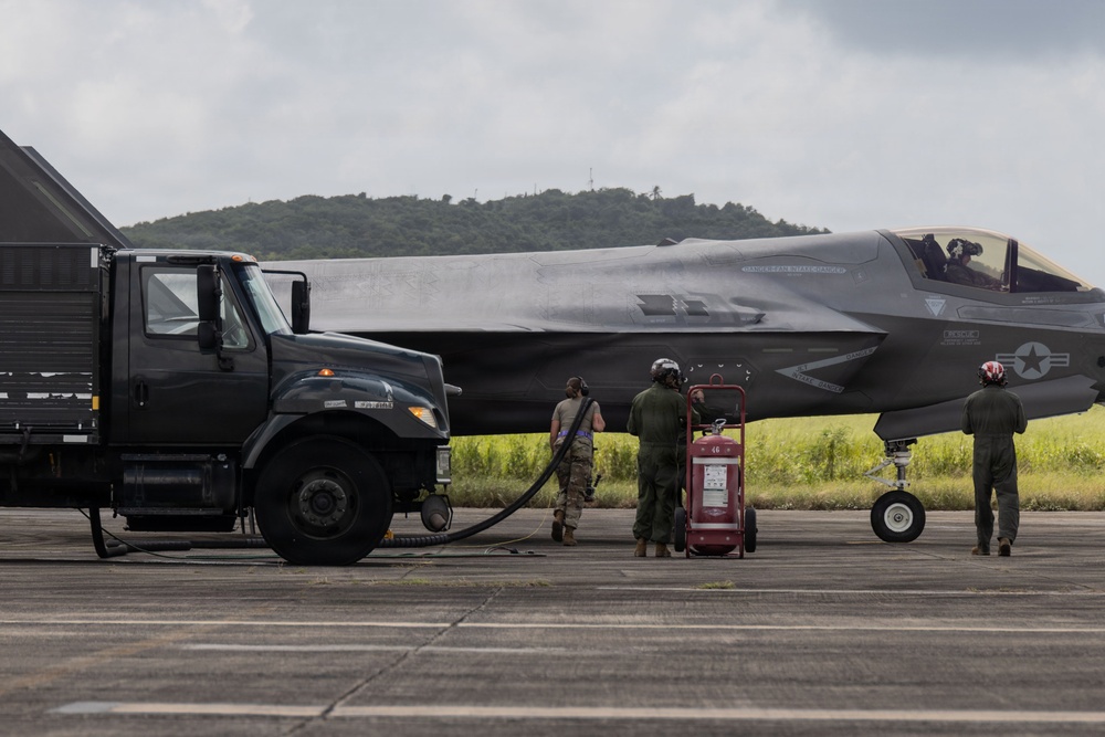 VMFA-225 conducts flight operations in Puerto Rico