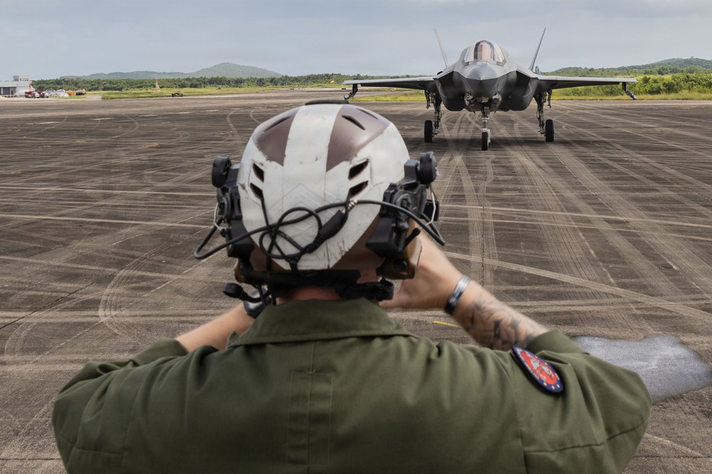 VMFA-225 conducts flight operations in Puerto Rico