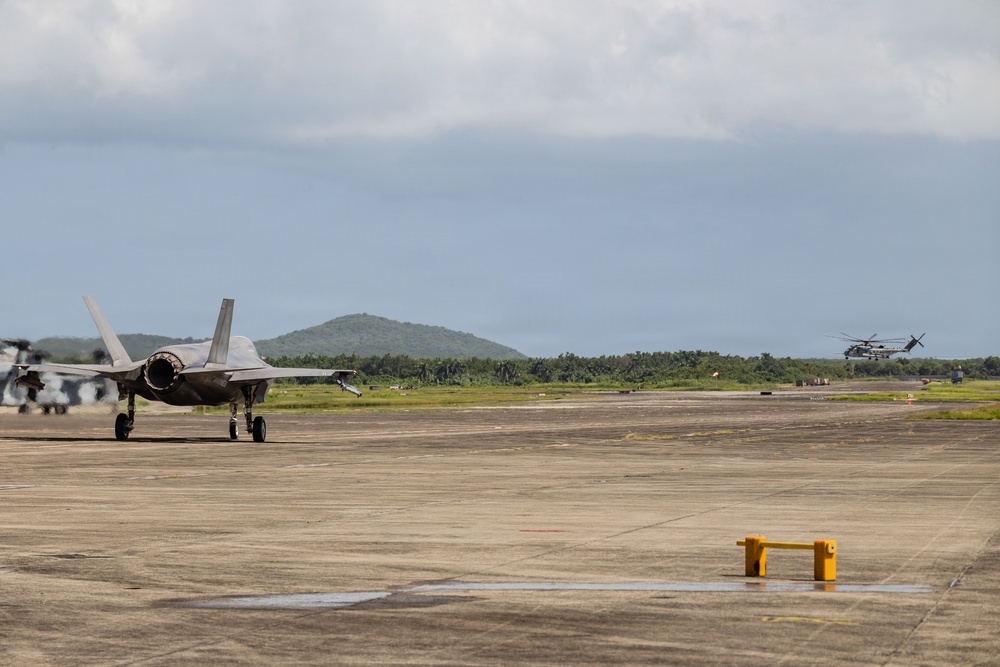 VMFA-225 conducts flight operations in Puerto Rico