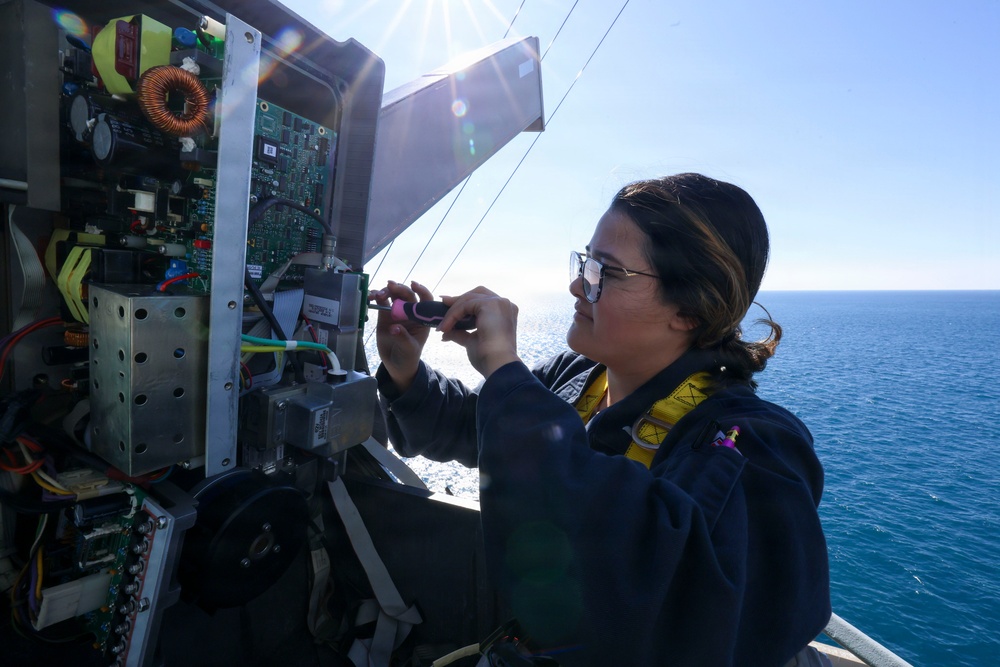 USS Bainbridge (DDG96) Mid-Deployment Voyage Repairs