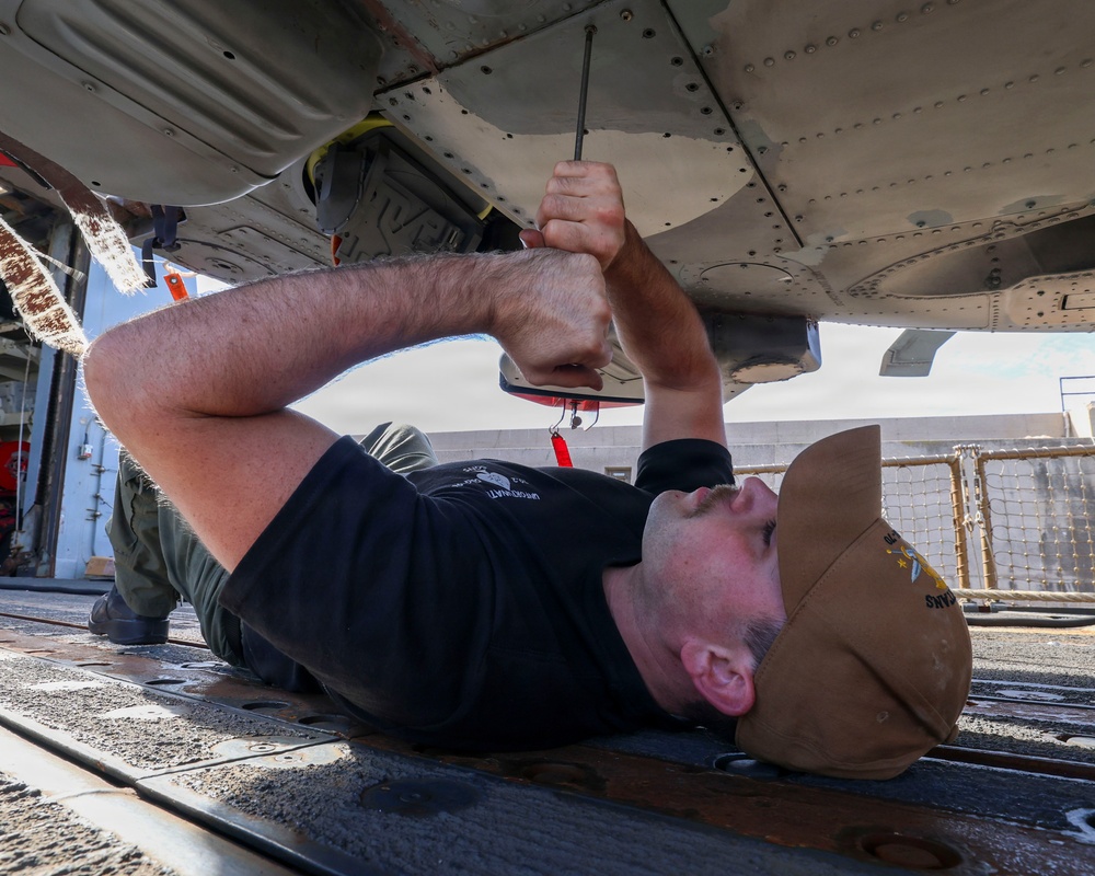 USS Bainbridge (DDG96) Mid-Deployment Voyage Repairs